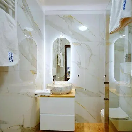 Casa de Férias Spacious With A Terrace, Mielenko