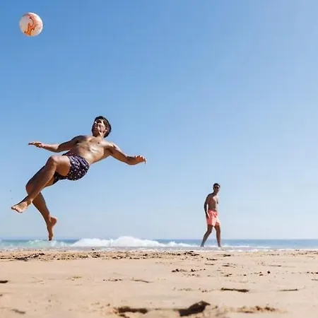 Spacious With A Terrace, Casa de Férias Mielenko