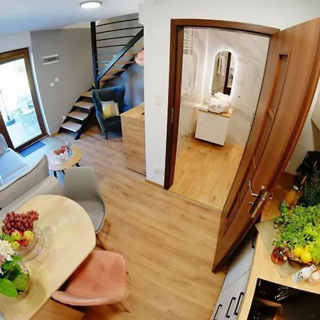 Spacious With A Terrace, Casa de Férias