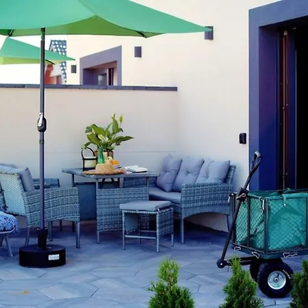 Casa de Férias Spacious With A Terrace, Mielenko