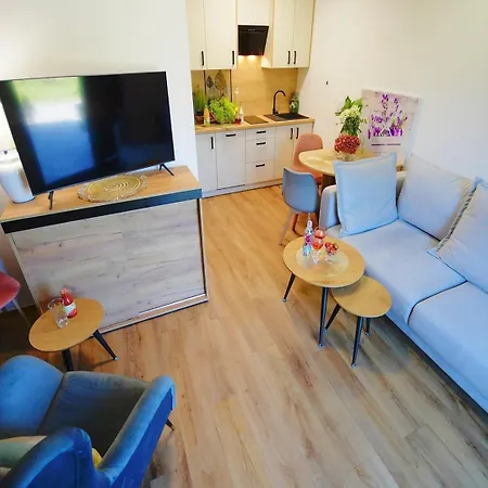 Spacious With A Terrace, 別荘 *