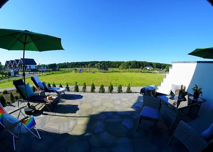 Spacious With A Terrace, Hébergement de vacances